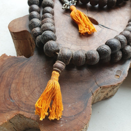 Collier mâlâ tibétain Buddhaherchitta - Malas en graines Collier mâlâ tibétain Buddhaherchitta - Malas en graines