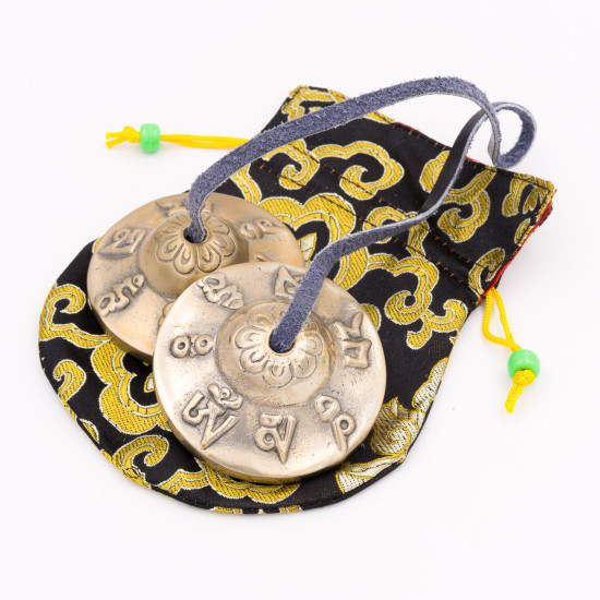 Tingshas tibétaines en laiton motif Om Mani Padme Hum - 60 mm - 182 gr