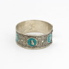 Bracelet mantra Om mani Padme Hum sur fond en pierre