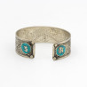 Bracelet mantra Om mani Padme Hum sur fond en pierre
