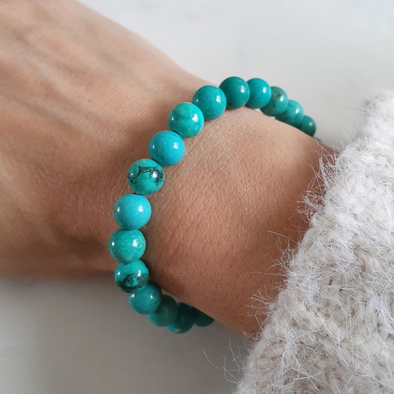 Bracelet perles turquoise pour femme. Un bijou plein de fraicheur.