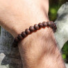 Bracelet de perles en graines de raktu foncées