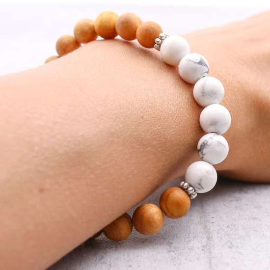 Bracelet de 24 perles en bois et pierre howlite