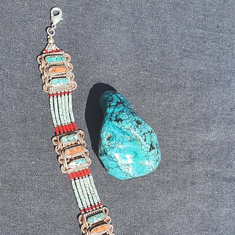 Bracelet tibétain Ramro Phula en turquoise et corail
