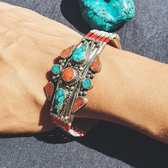 Bracelet Pemako Mithasa en turquoise et corail