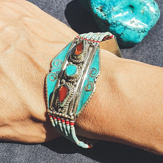 Bracelet tibétain Sholkhang en turquoise et corail