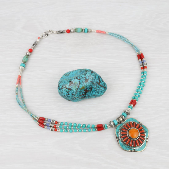 Parure tibétaine "Phula" en pierre turquoise et corail