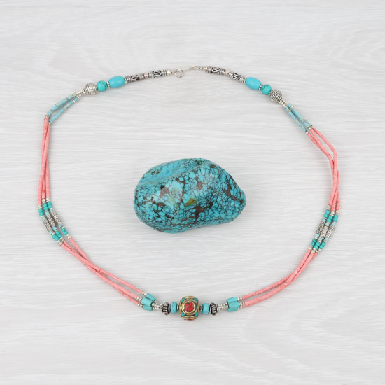 Collier tibétain "Passang" en turquoise et corail