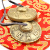 Tingshas tibétaines en laiton doré motif Om Mani Padme Hum - 65 mm - 178 gr