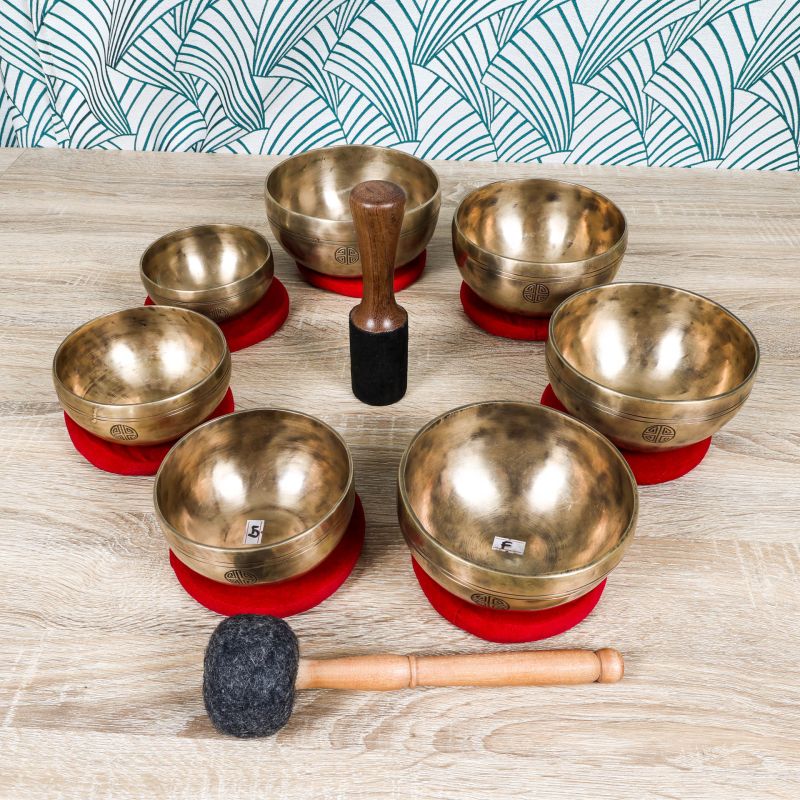 Bol Chantant Tibétain 13 Cm + Maillet + Coussin - Fabriqué Main, Son Apaisant - Pour Méditation, Yoga, Thérapie Sonore
