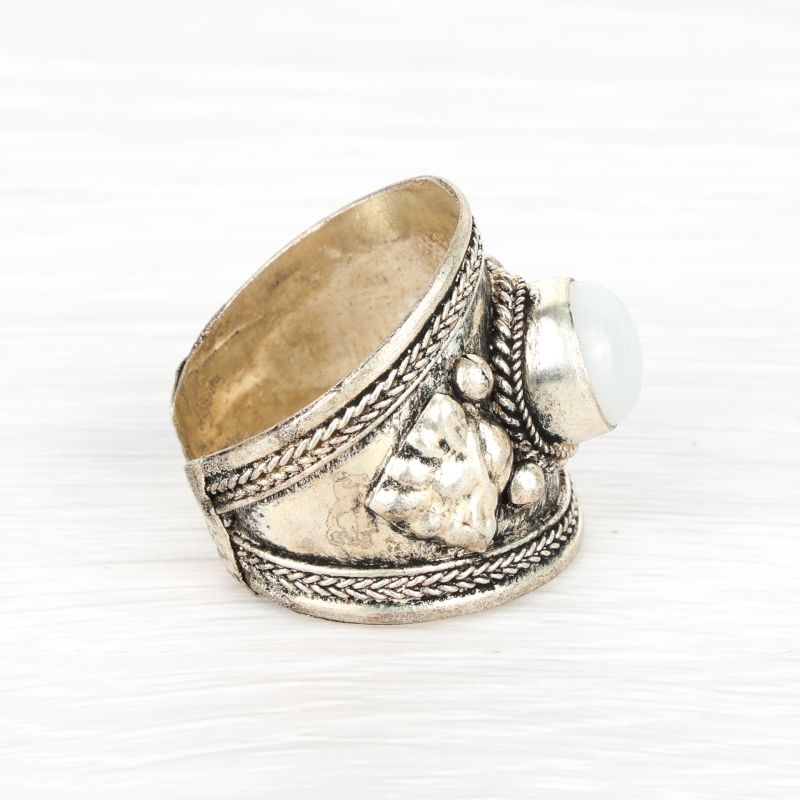 Bague avec pierre de lune