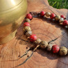 Bracelet mala tibétain en perles de métal, coquillage et corail