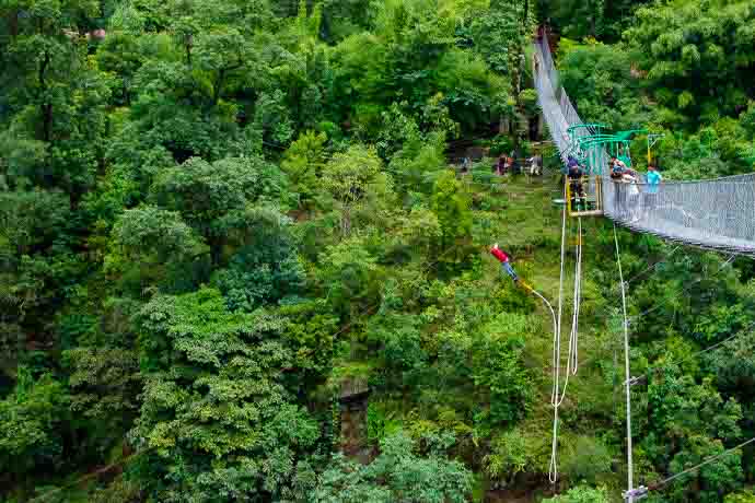 Saut à l’élastique au Népal