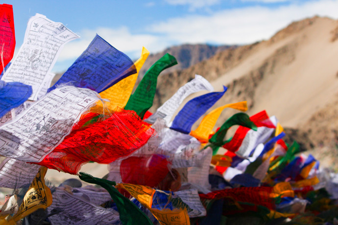 Comprendre les symboles sur les drapeaux de prière tibétains MALOA SHOP